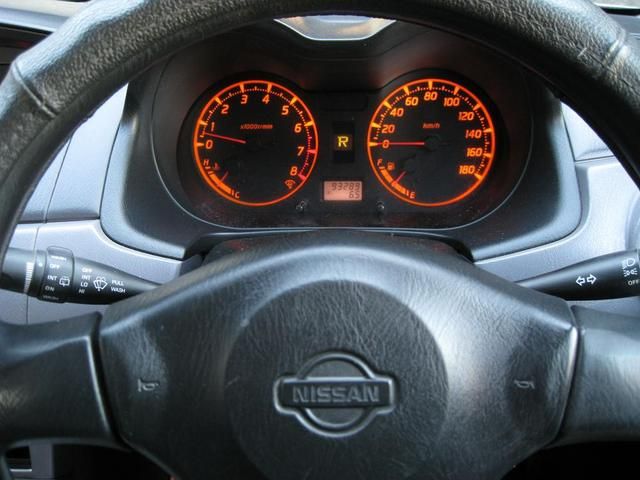 2000 Nissan Avenir