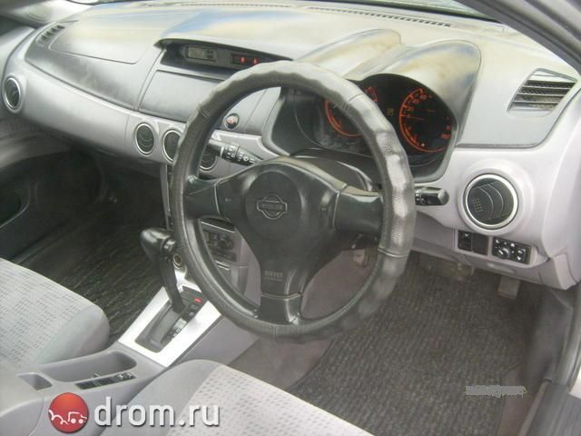 2000 Nissan Avenir