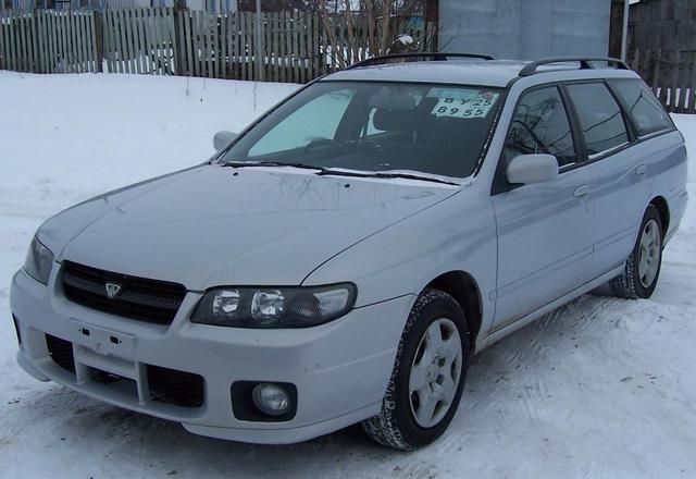2000 Nissan Avenir