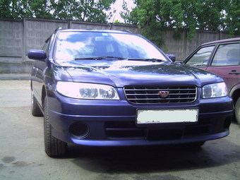 2000 Nissan Avenir Photos
