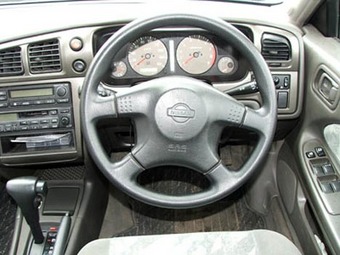 2000 Nissan Avenir Pictures