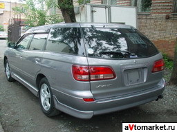 2000 Nissan Avenir Pictures