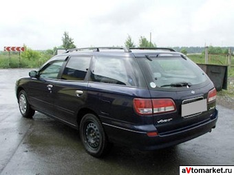 2000 Nissan Avenir Photos