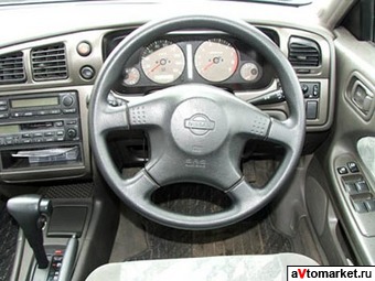 2000 Nissan Avenir Pictures