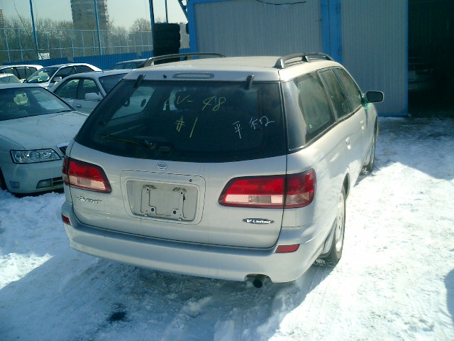 2000 Nissan Avenir Pictures