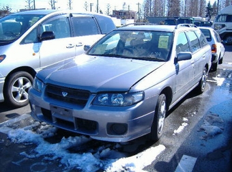 2000 Nissan Avenir