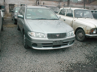2000 Nissan Avenir