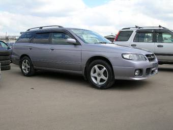 2000 Nissan Avenir Pictures