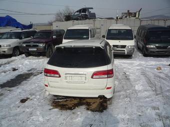 2000 Nissan Avenir Pictures