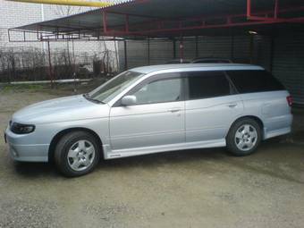 2000 Nissan Avenir Pictures