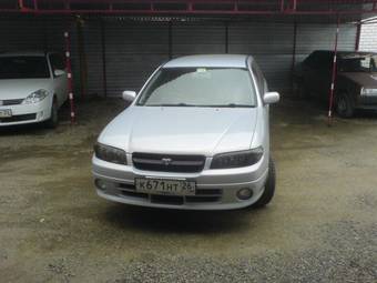 2000 Nissan Avenir Photos