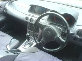2000 Nissan Avenir Pictures