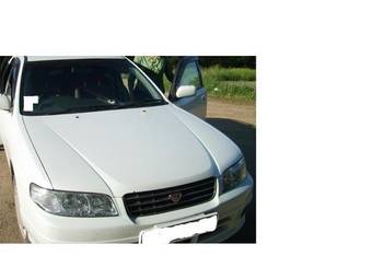 2000 Nissan Avenir Photos