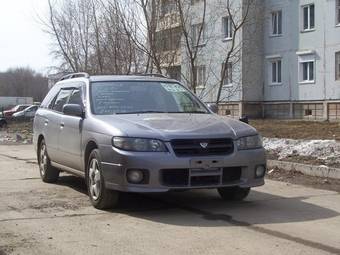 2000 Nissan Avenir Pictures