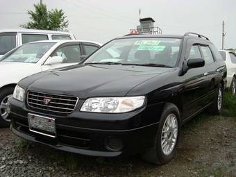 2000 Nissan Avenir Pictures