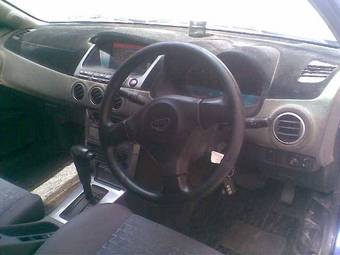 2000 Nissan Avenir Photos