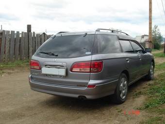 2000 Nissan Avenir Pictures