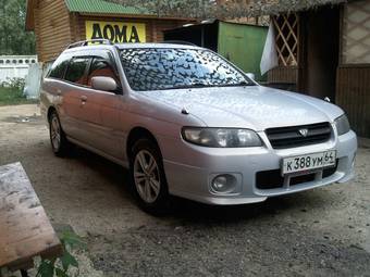 2000 Nissan Avenir Pictures