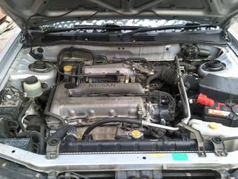 2000 Nissan Avenir Pictures