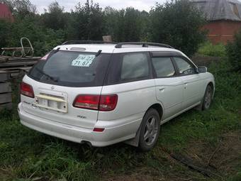 2000 Nissan Avenir Photos
