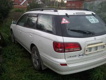 2000 Nissan Avenir Pictures