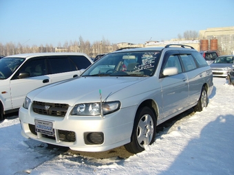 2001 Nissan Avenir