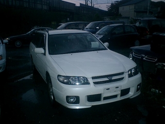 2001 Nissan Avenir