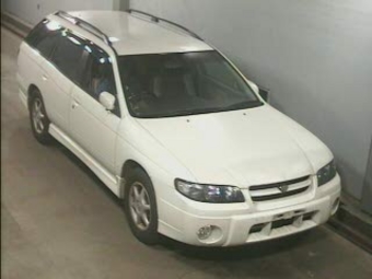 2001 Nissan Avenir