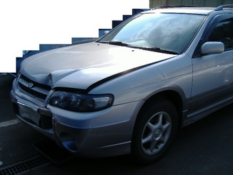 2001 Nissan Avenir