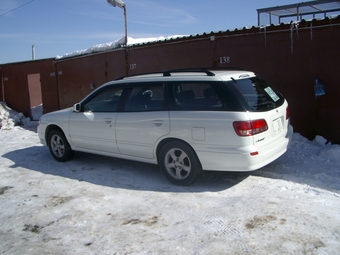 Nissan Avenir