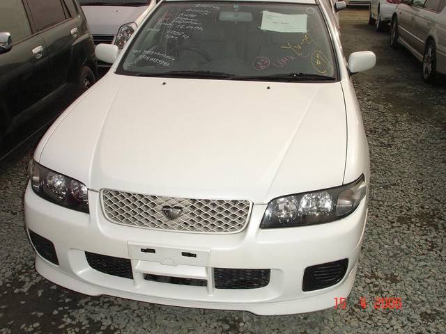 2001 Nissan Avenir