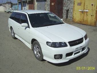 2001 Nissan Avenir