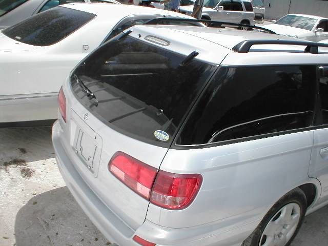2001 Nissan Avenir
