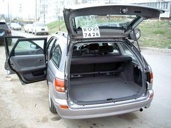 Nissan Avenir