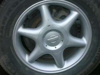 Nissan Avenir