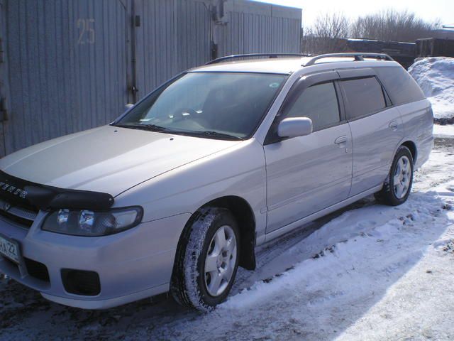 2001 Nissan Avenir