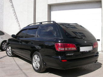 2001 Nissan Avenir Pictures