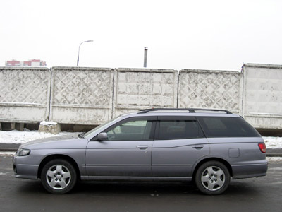 2001 Nissan Avenir Photos