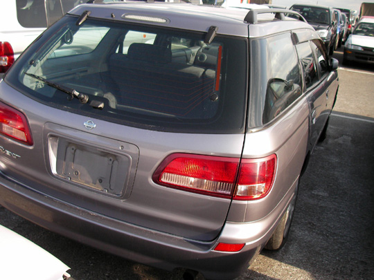 2001 Nissan Avenir Pictures