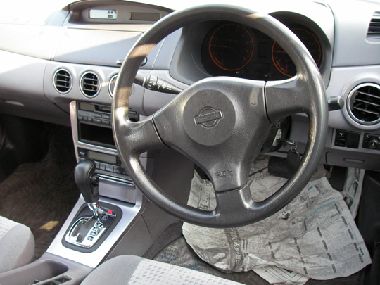 2001 Nissan Avenir Pics