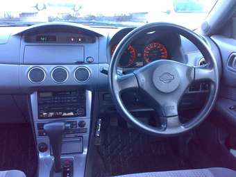 2001 Nissan Avenir Pictures