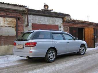 2001 Nissan Avenir Pics