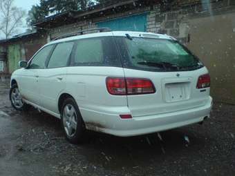 2001 Nissan Avenir Pictures