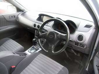 2001 Nissan Avenir Photos