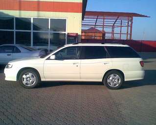 2001 Nissan Avenir Pics