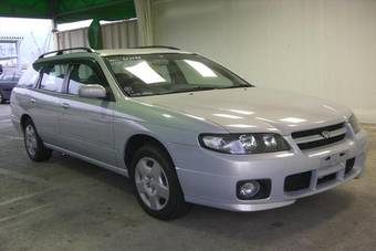 2001 Nissan Avenir Pictures