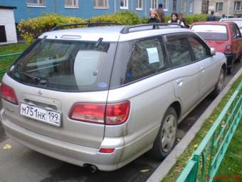 2001 Nissan Avenir Photos