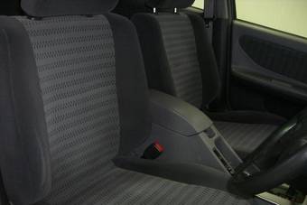 2001 Nissan Avenir Pictures