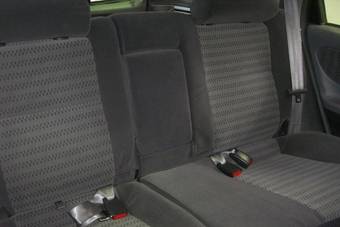 2001 Nissan Avenir Photos