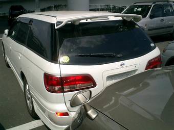 2001 Nissan Avenir Photos